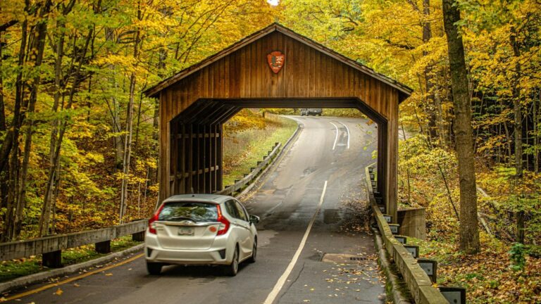 Įspūdingi JAV nacionalinio parko nuotykiai baigiasi sezonui ir baigiasi šį spalį